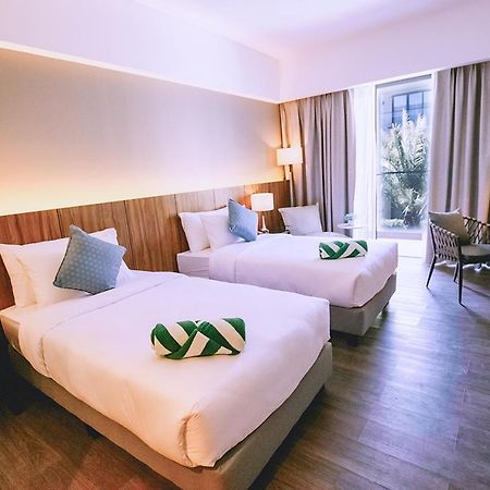 The Maximilian Hotel Cauayan City  外观 照片