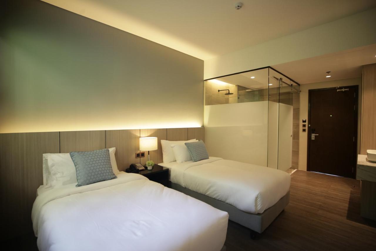 The Maximilian Hotel Cauayan City  外观 照片