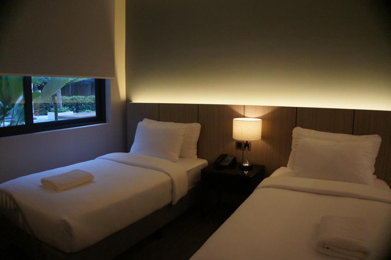 The Maximilian Hotel Cauayan City  外观 照片
