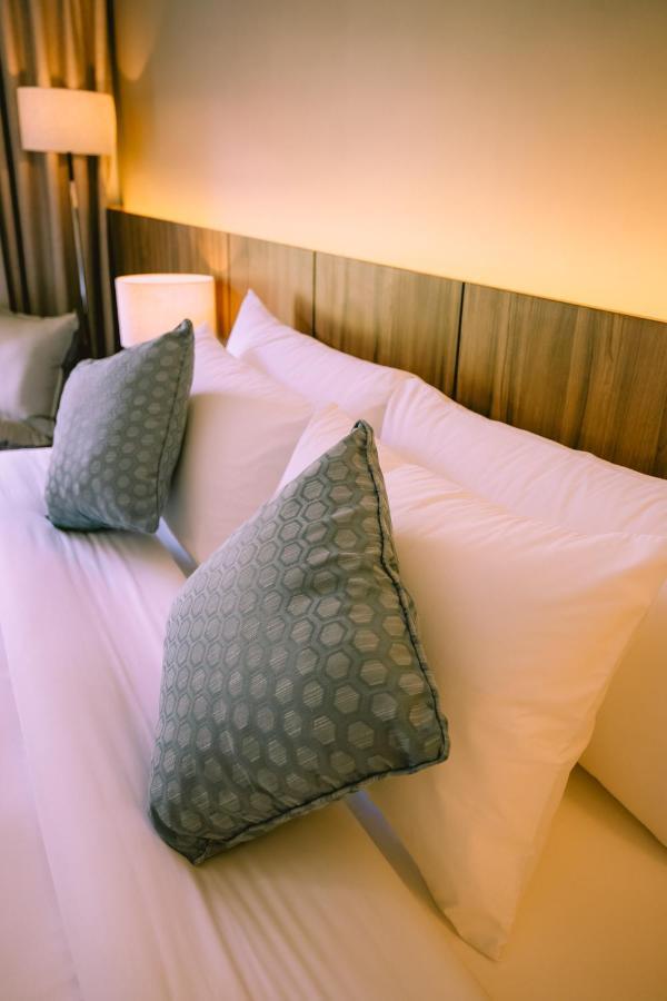 The Maximilian Hotel Cauayan City  外观 照片