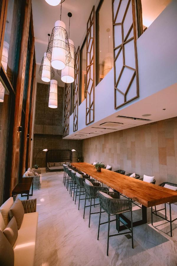 The Maximilian Hotel Cauayan City  外观 照片