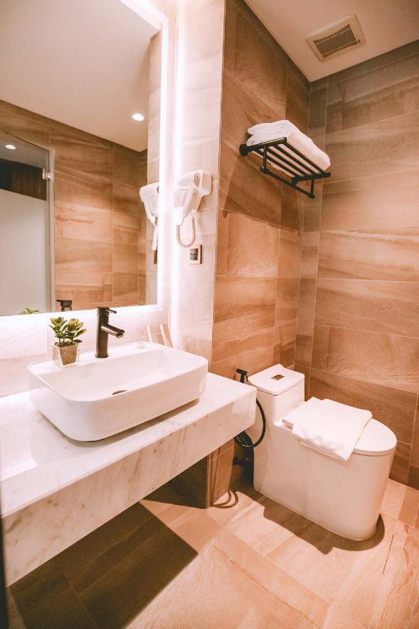 The Maximilian Hotel Cauayan City  外观 照片