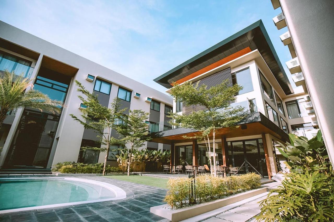 The Maximilian Hotel Cauayan City  外观 照片